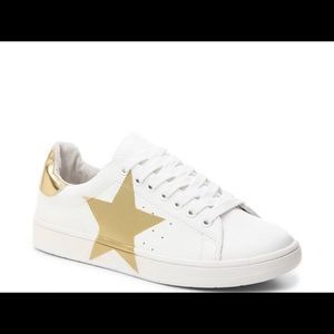 ISO (NOT SELLING!!!!) steve madden rayner sneaker